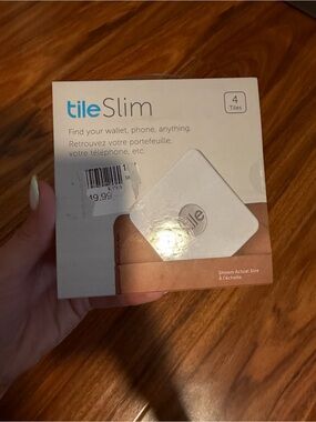 Tile Slim Bluetooth Tracker (White) - Tile